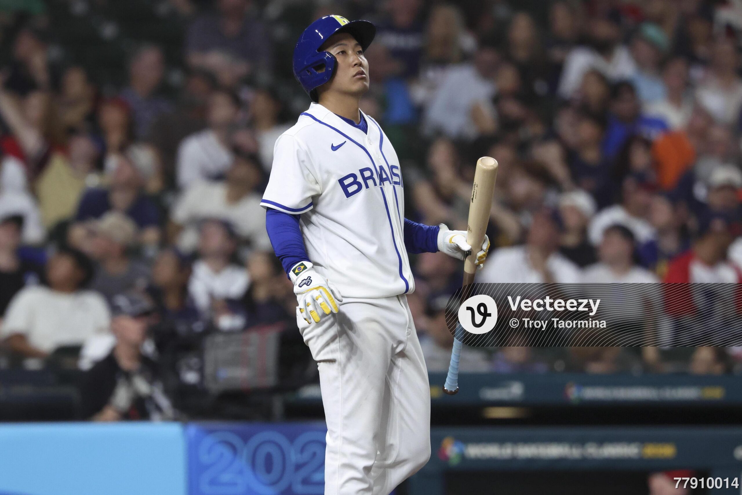 Vitor Ito, shortstop nazionale brasiliana. Editorial use only. Photo via Vecteezy, by Troy Taormina